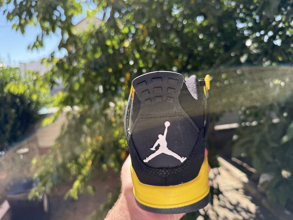 Jordan 4 Yellow Thunder marime 41, 42, citeste descrierea