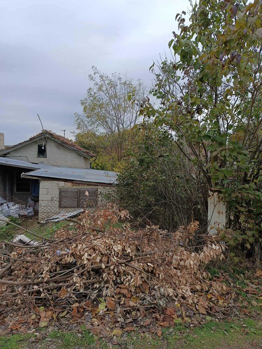 Вила в парцел 616 кв м  .м-ст"Ракитника"