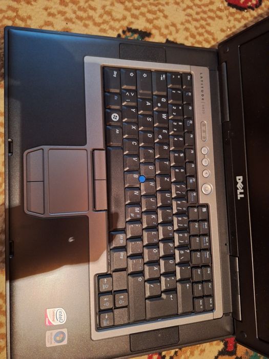 Vând laptop Dell Latitude D620, necomplet, dar nu pornește.
Nu știu ex