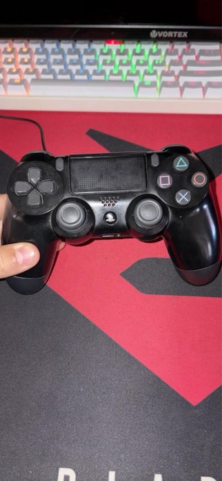 Vand urgent! PS4 pro + jocuri