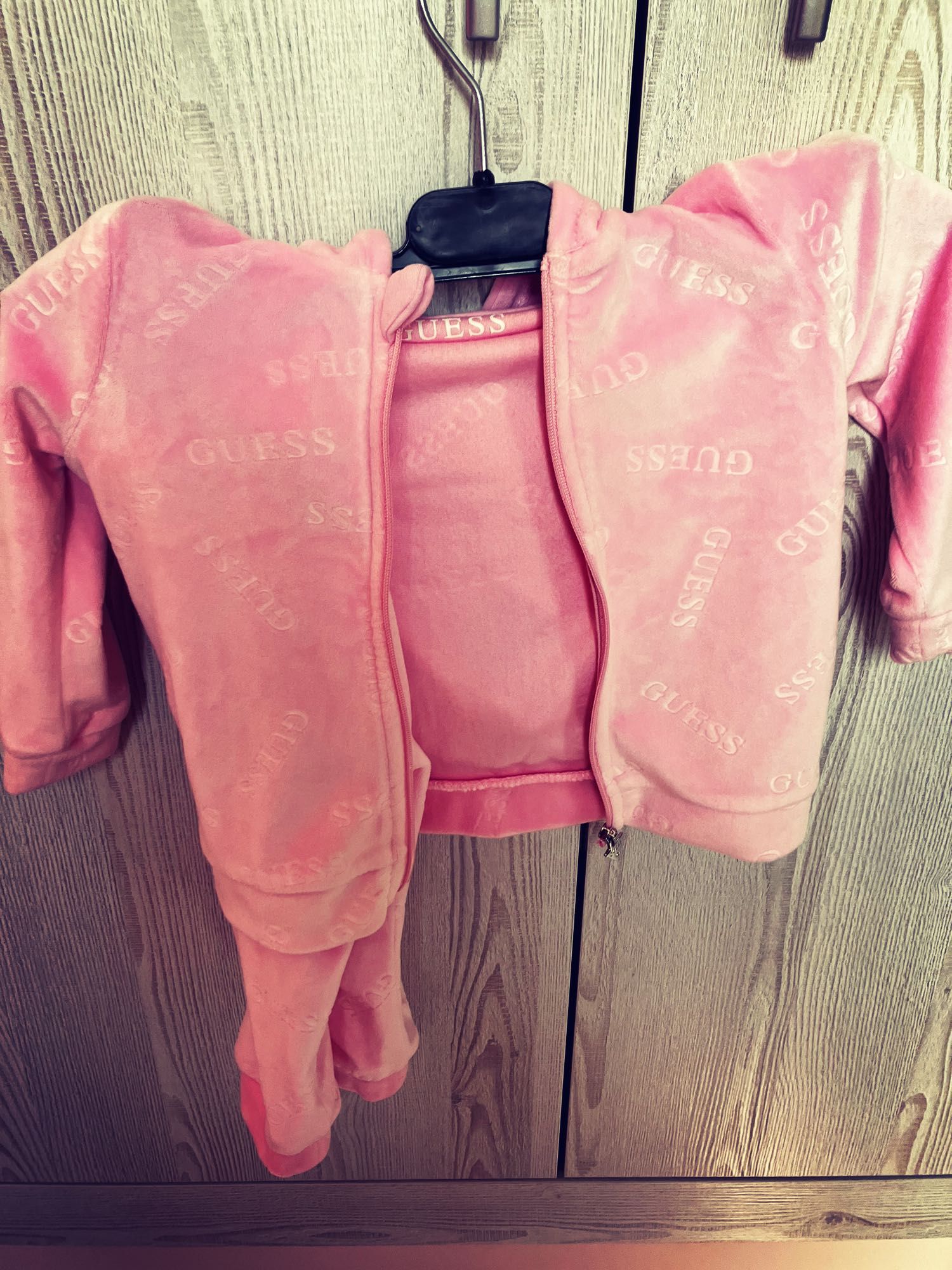Детски екипи и суичъри- guess,zara,next