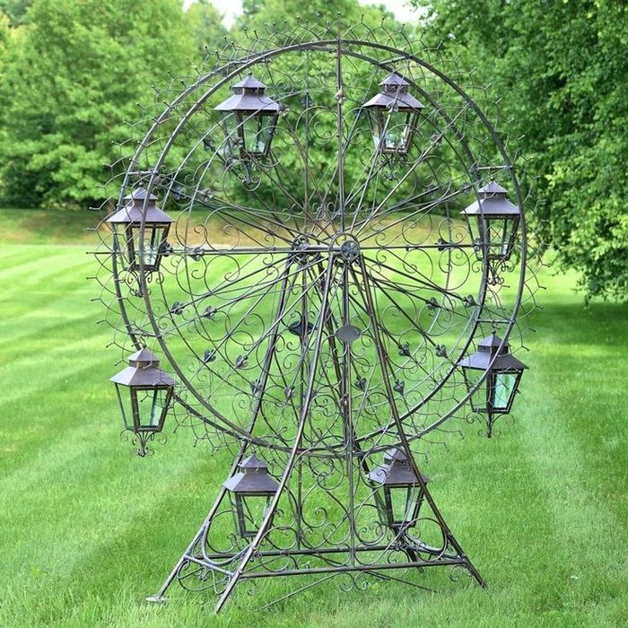 Suport flori tip carusel pentru gradina