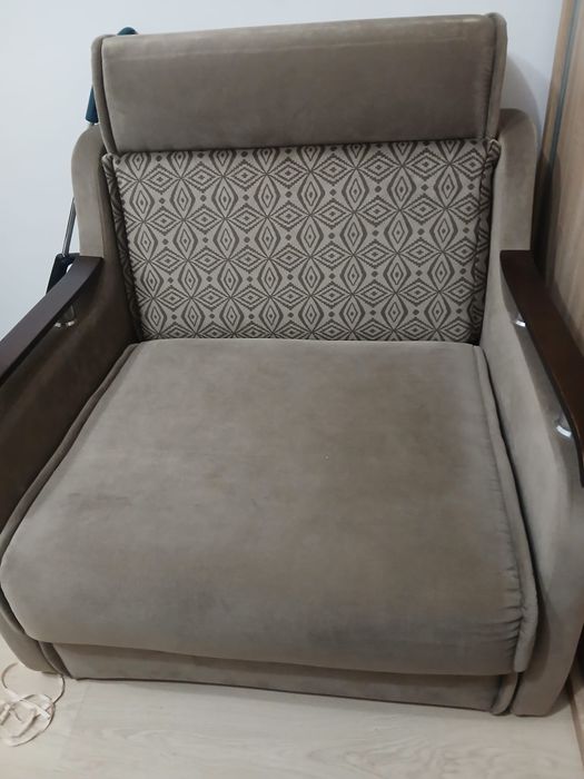 Canapea 2 locuri si fotoliu