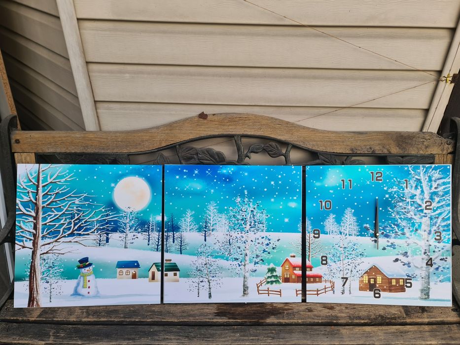 Триптих с часамм