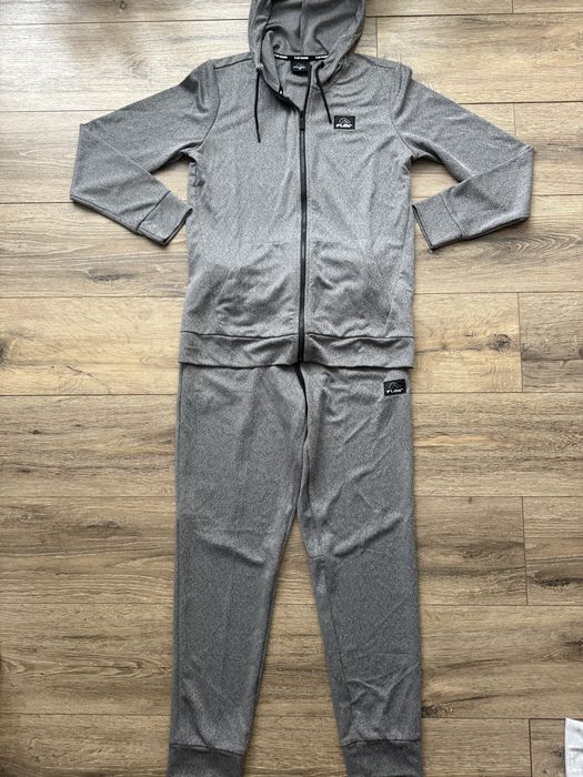 Дамски екип flair нов