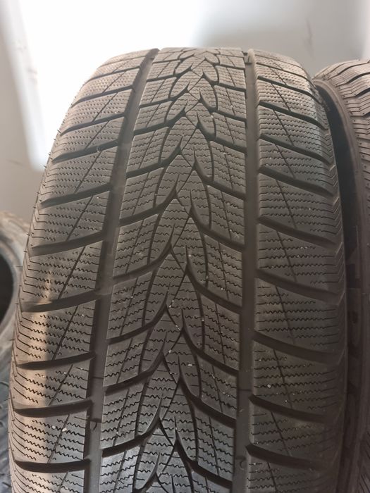 Anvelope 235/45 R19 99V