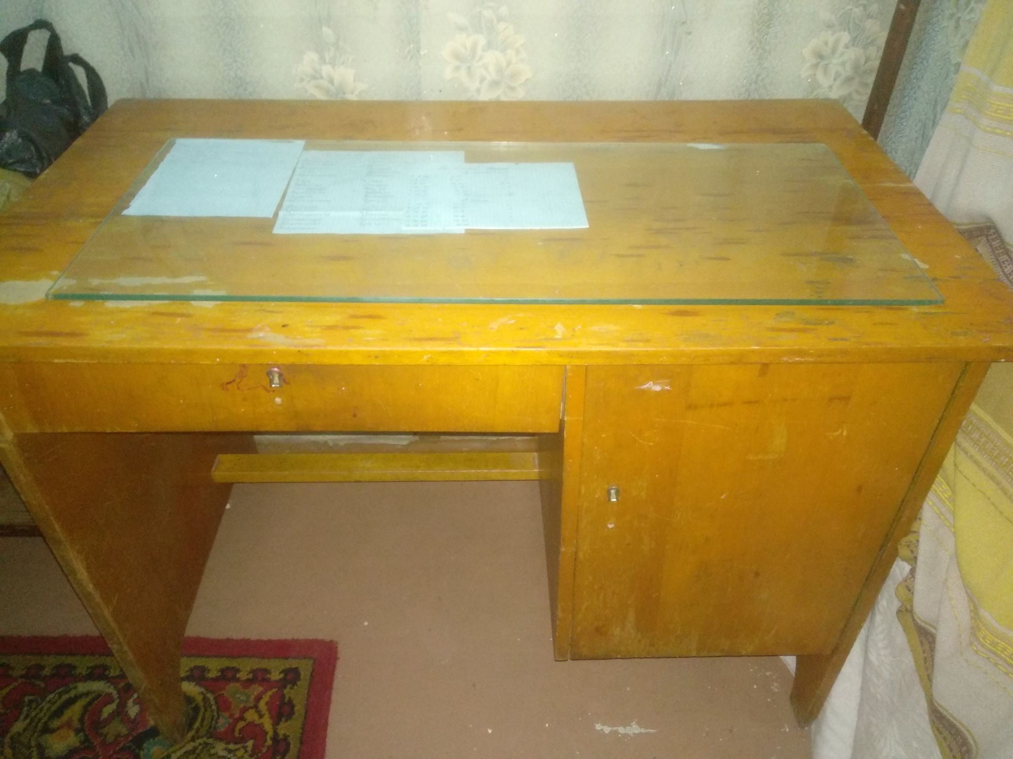 Письменный стол СССР продается СРОЧНО