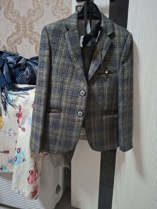 Костюм комплект янги 5 6 ёш болага