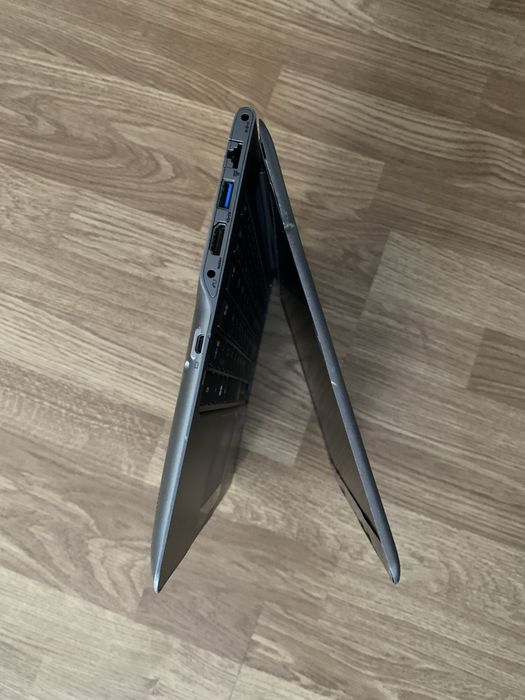 Laptop Samsung Slim display 13,3 led,320gb mem,4gb ram,baterie buna.