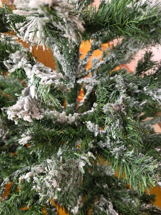 Brad artificial, cu zapada, 1.70 metri