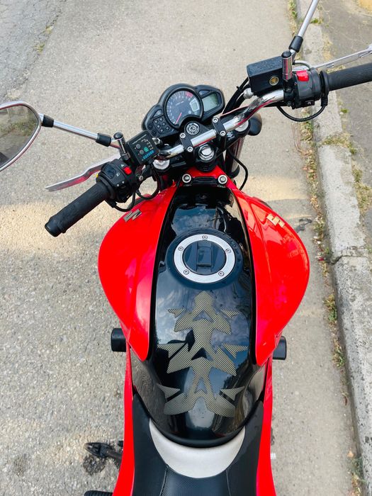 Suzuki gladius sv650 53kw A 15.200km