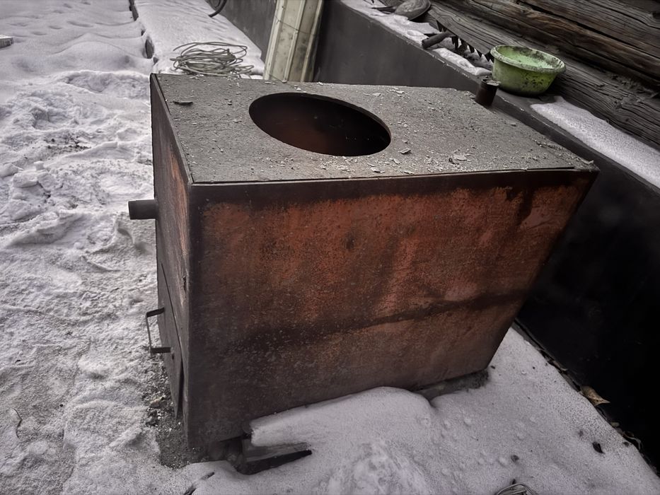 Продам печку новая 5 мм металлическая