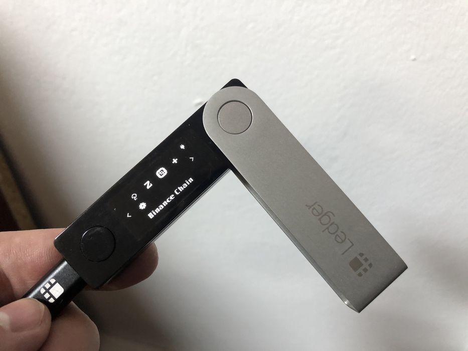 Vand Ledger NANO X - portofel hardware