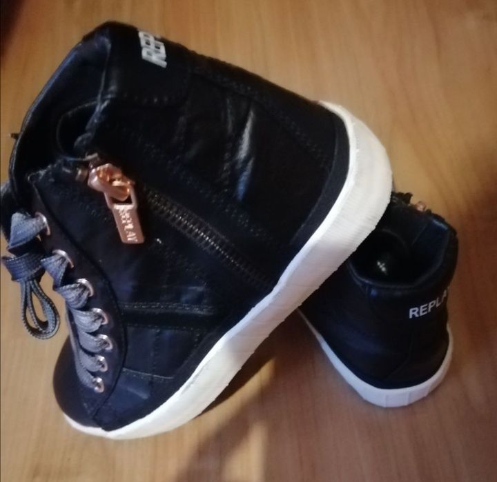 Replay детски боти