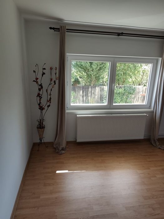 Apartament 2 camere de închiriat - zonă liniştită, ideal pt 1/2 pers.