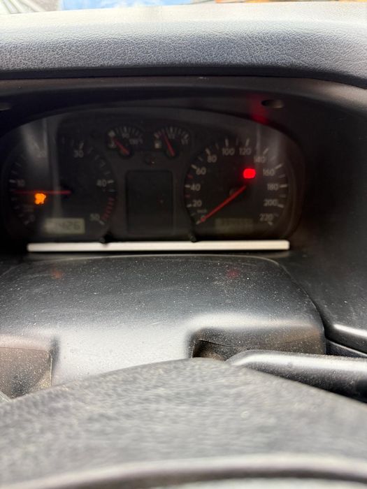 Vând Volkswagen caravelle