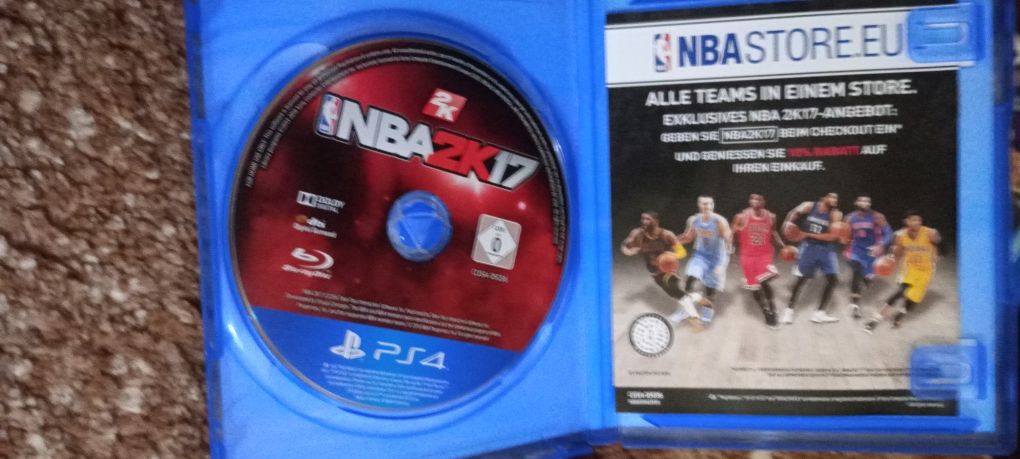 Pentru PS4 NBA 2K17