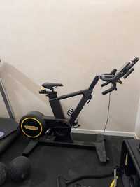 Велотренажер TECHNOGYM Skillbike Italia