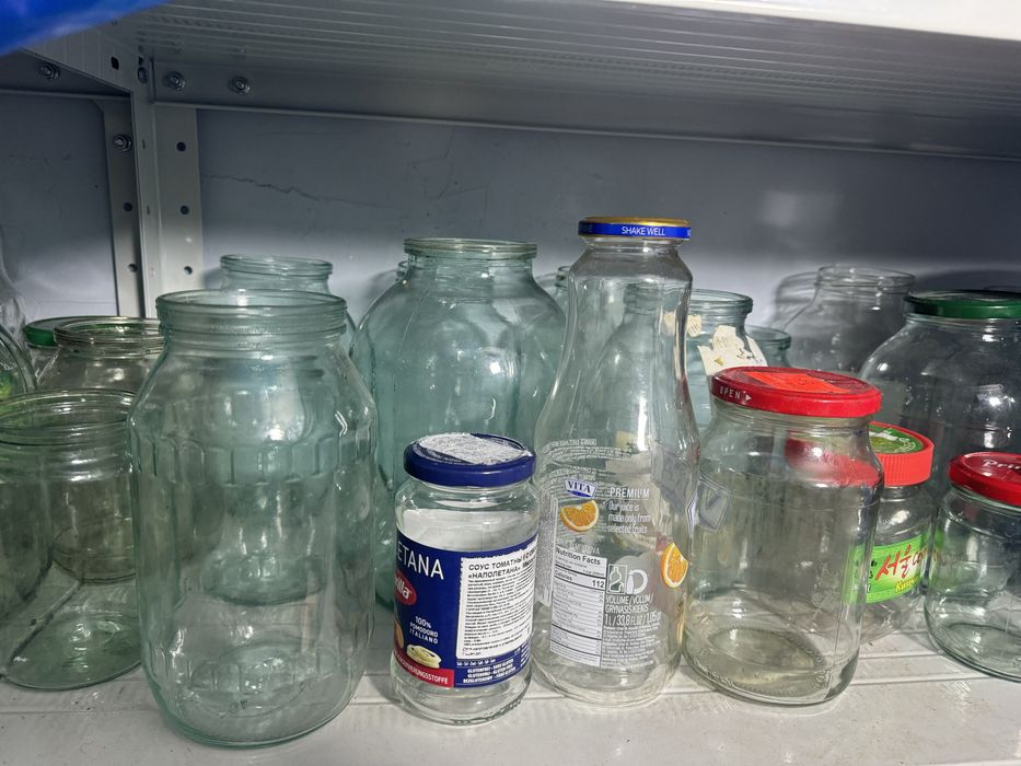 Отдам банки разные 40 шт