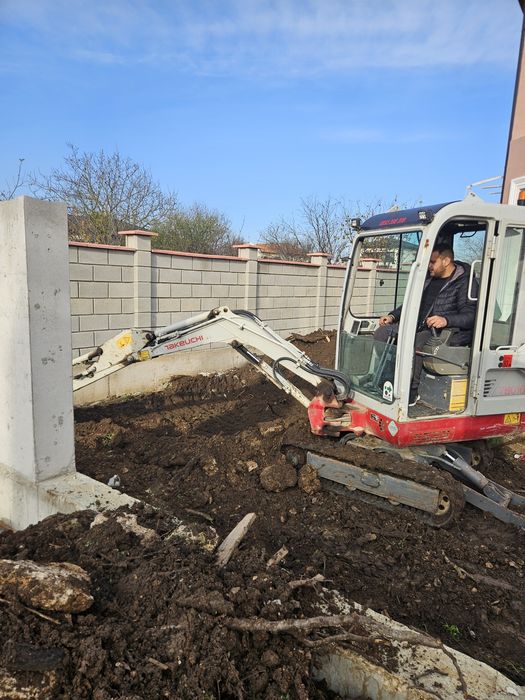 Услуги с бобкат, мини багер и тристранен самосвал с кран.