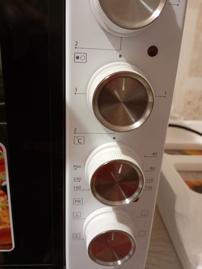 Продам электрическую мини печь Simfer