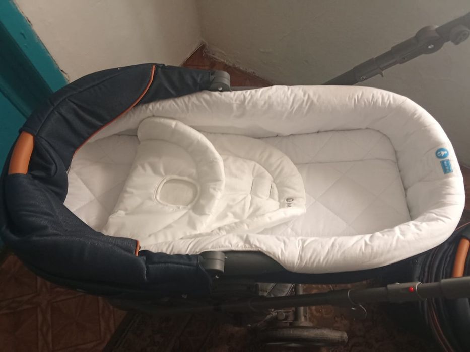 Коляска б/у в отличном состоянии