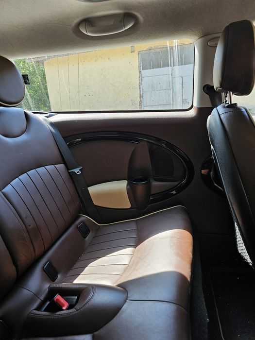 Продавам Мини Купър