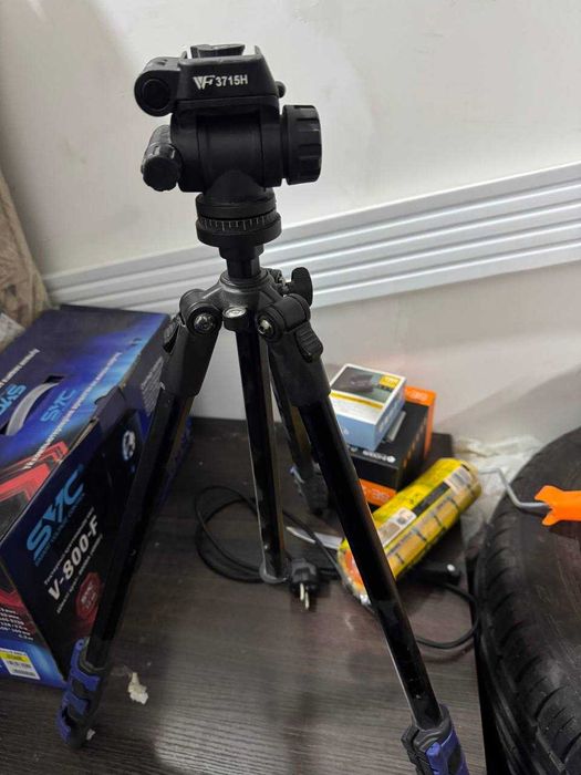 Штатив GRIFON WT-3715 высота 147см, для камеры