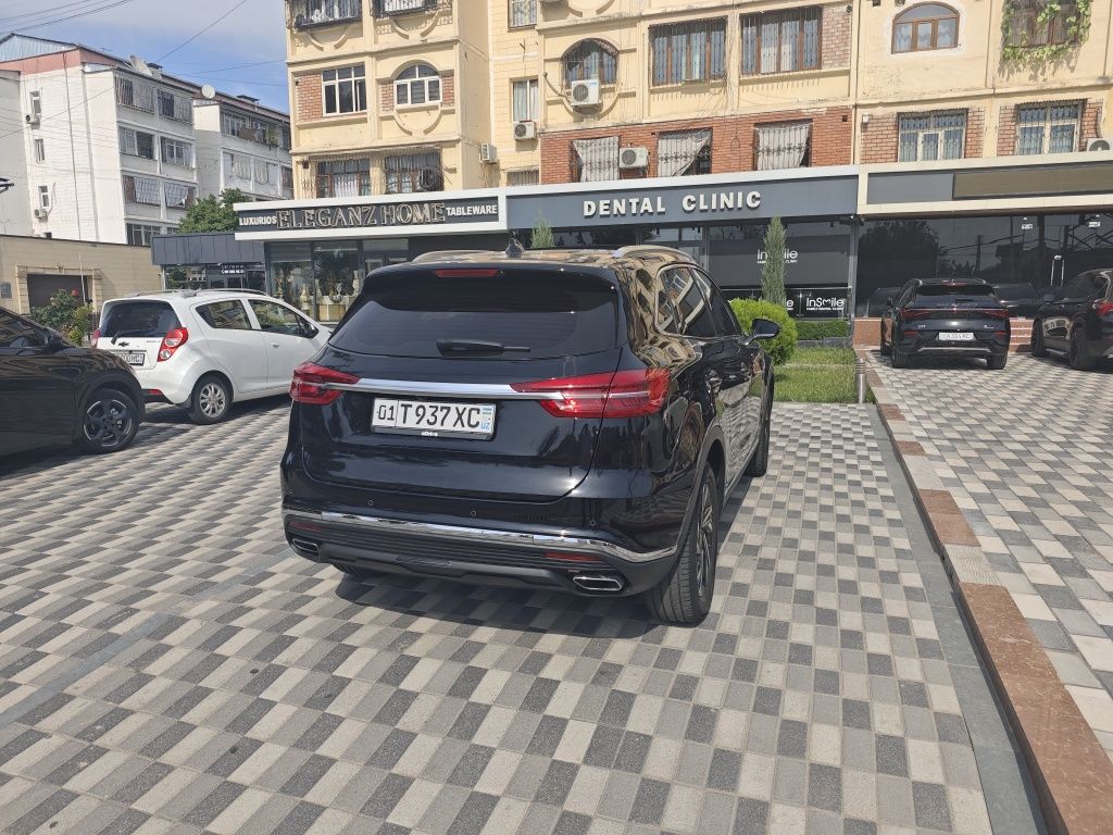 Hongqi hs5 2023 kraska tozz qora 25 prabek  12 oy tanirofka ruxsati bo