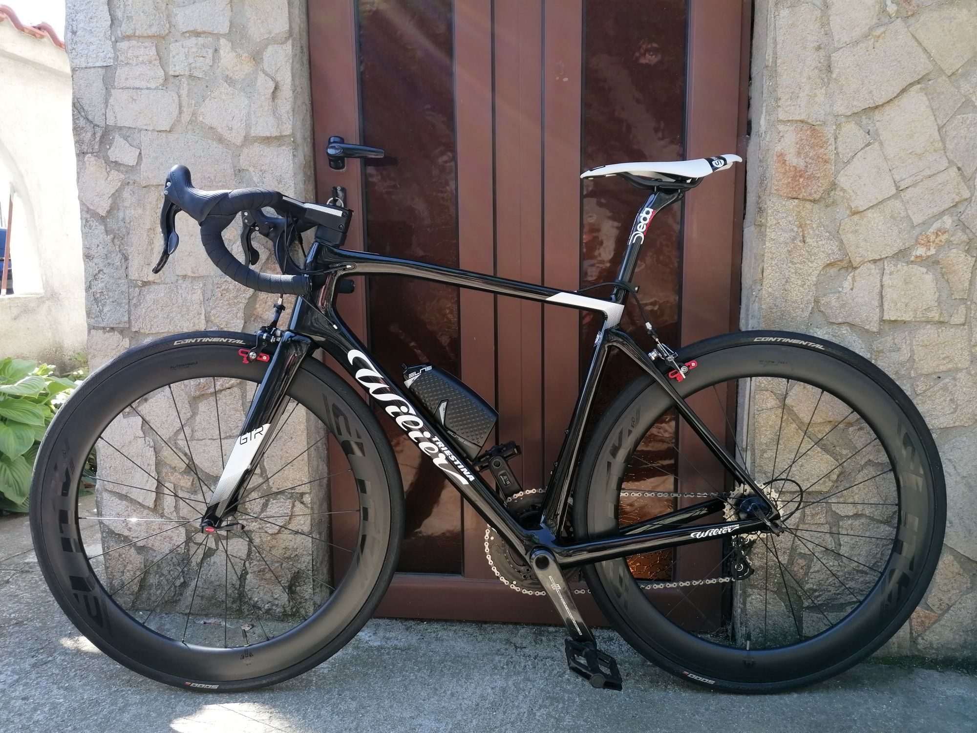 Шосеен WILIER Full Carbon, Campagnolo Record 2*11, като нов!