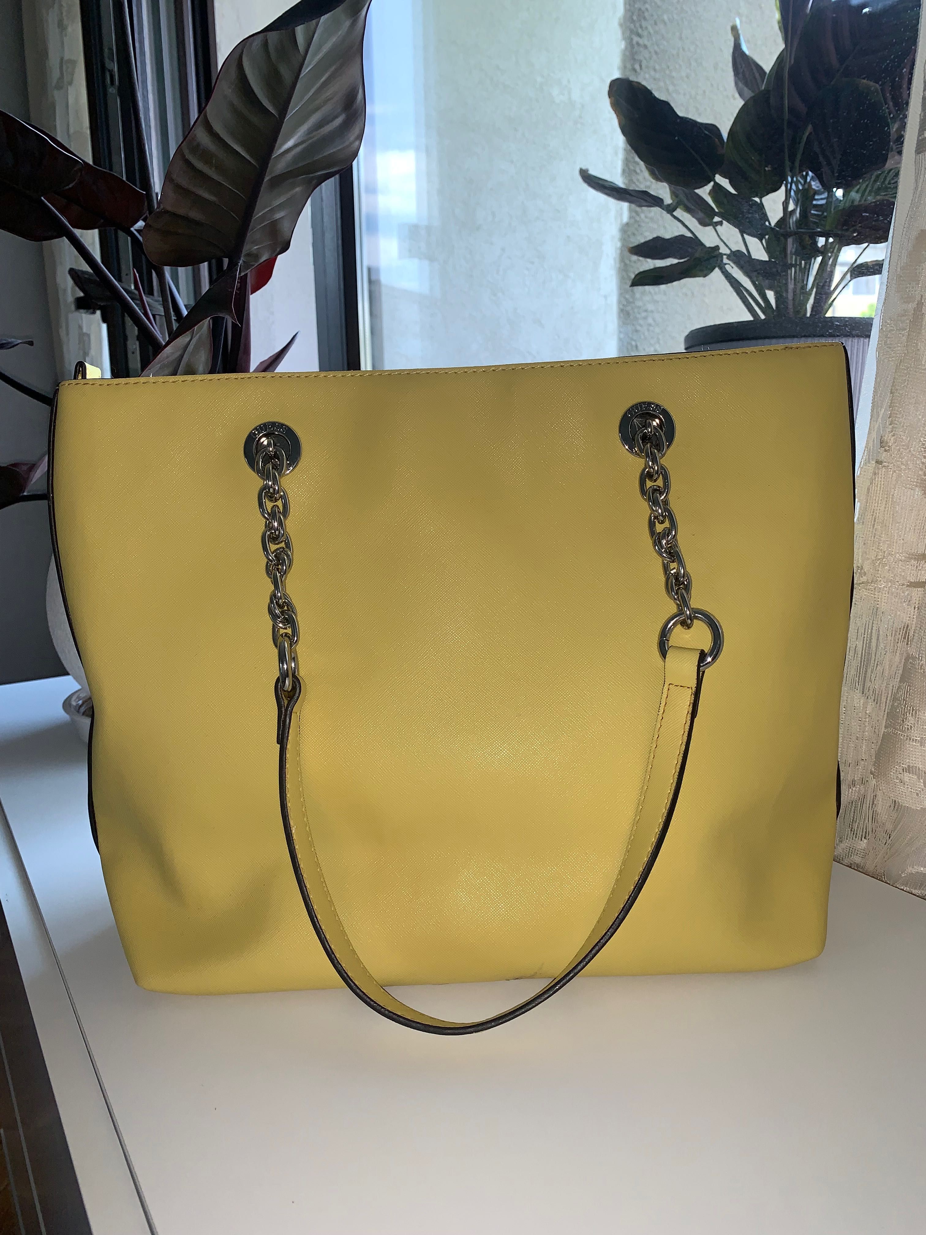 Дамска чанта Guess