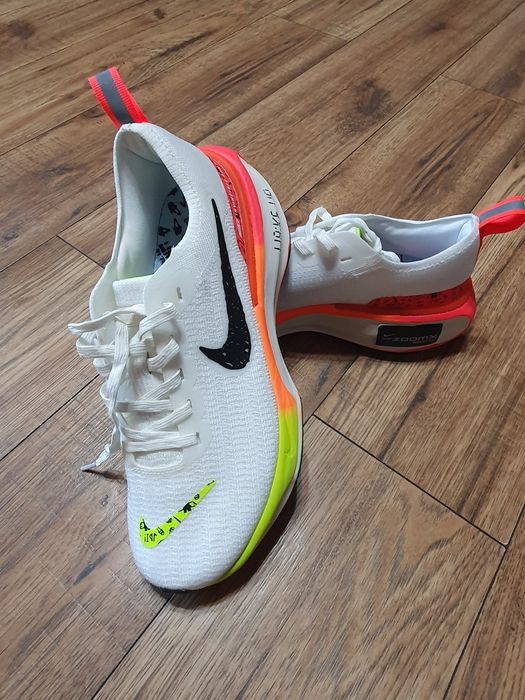 Vând  nike zoomx invicibile run3