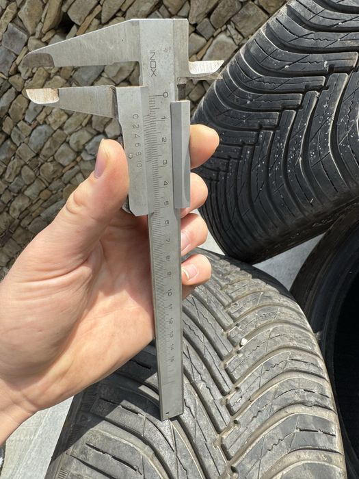 Гуми за автомобил 205/45R16 87V