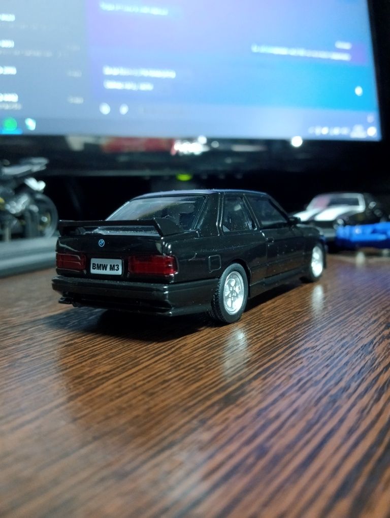 Моделька автомобиля BMW M3