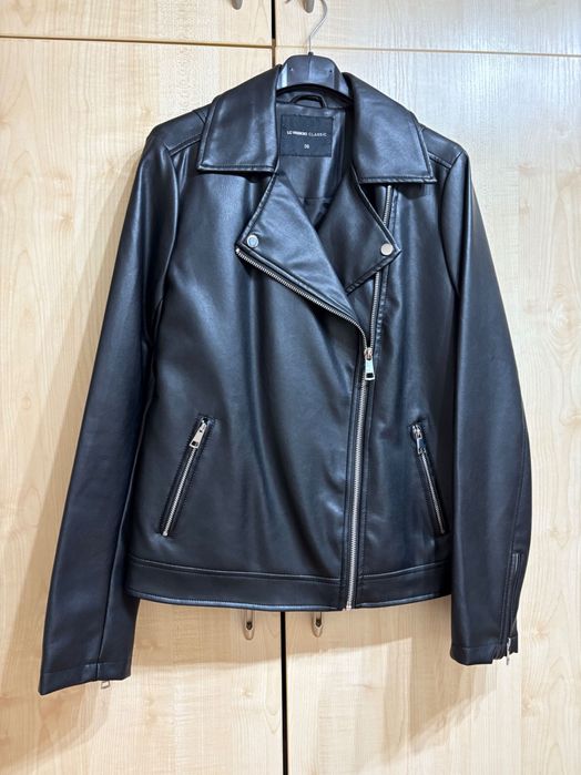 Черно кожено яке