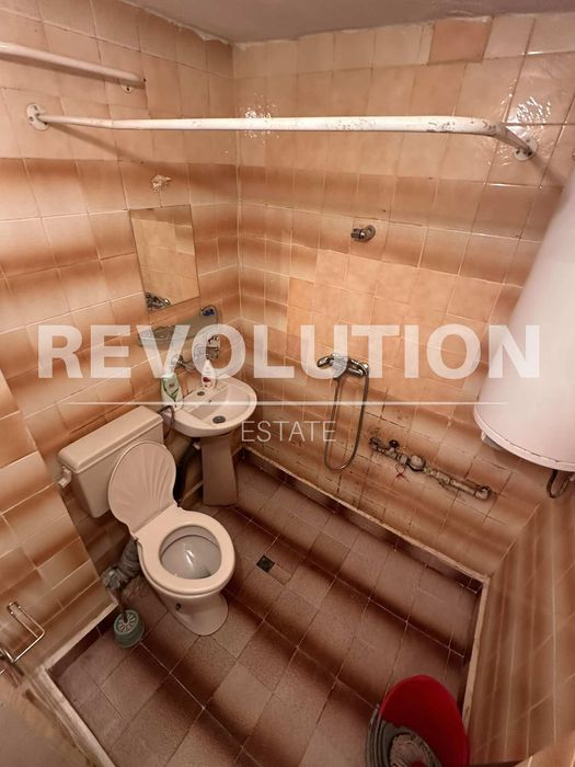 Дава се под наем Едностаен апартамент в Варна, Лятно кино Тракия - 42 кв.м за 225 € - Снимка #3