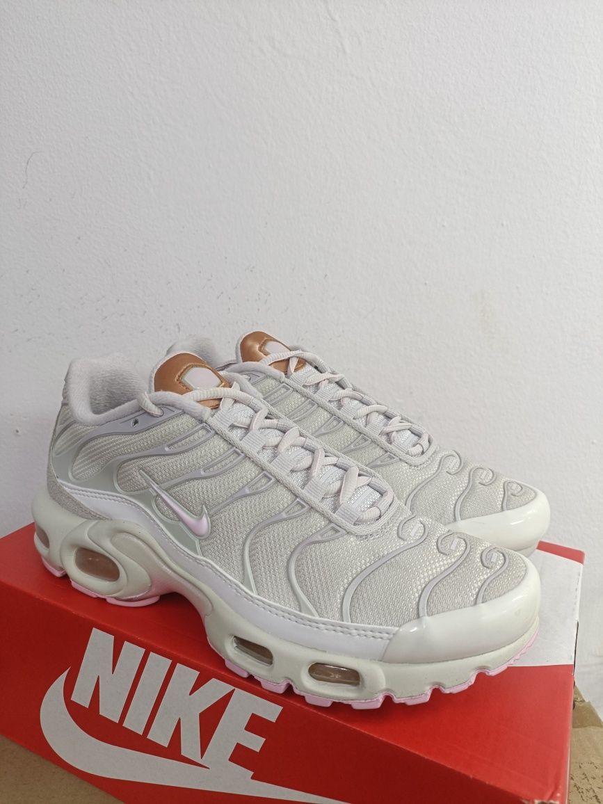 Nike Air Max Plus TN номер 37.5