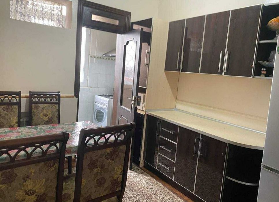 Квартира продаётся Чиланзар 7 квартал 2/9/9 отд вход меб тех ТРЦ катар