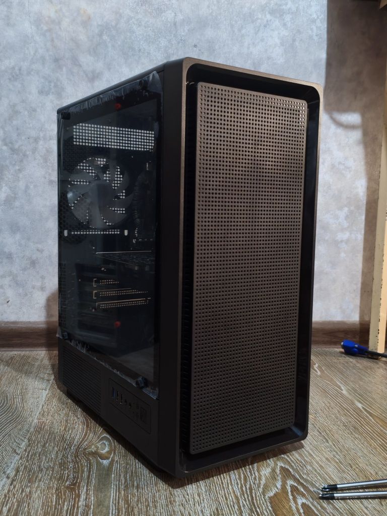 Игровой компьютер / I3 10100F / RX 550 2GB / состояние идеальное