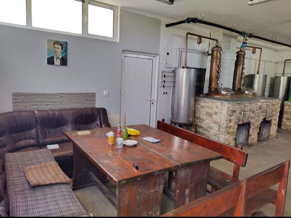 Продава се Промишлена сграда в с. Тополи, Област Варна - 1074 кв.м за 157 €/кв.м - Снимка #1