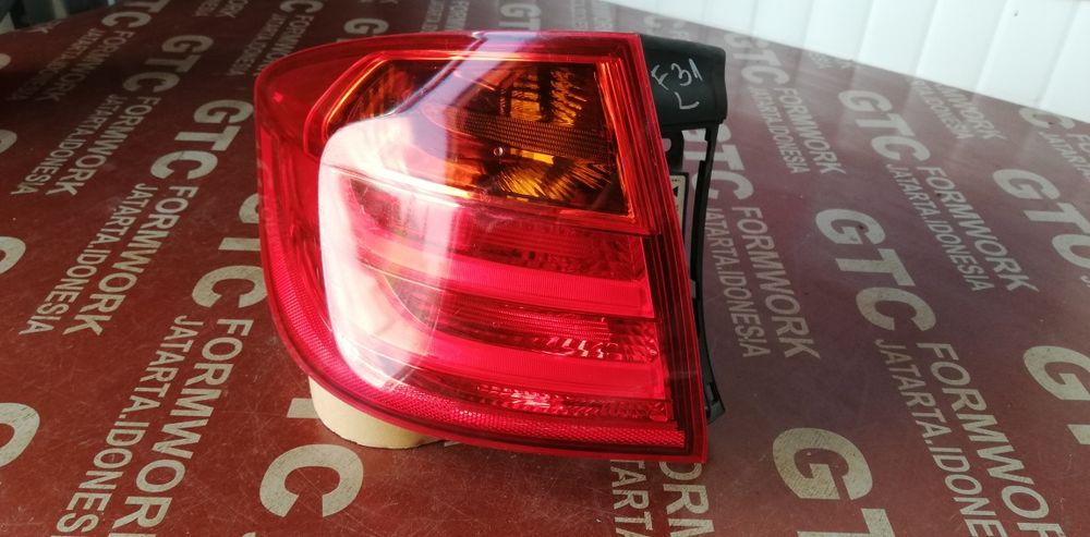 2 броя ляв стоп BMW 3 F31 (2011-2019)