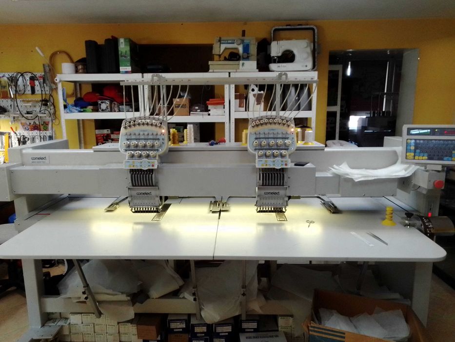 Продавам професионална бродировъчна машината Comelect ABSC0209-700j