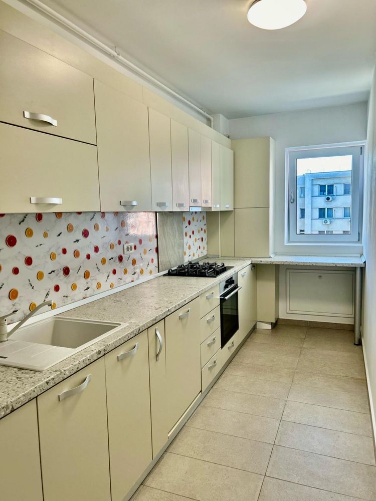 Inchiriez apartament 2 camere in Ansamblul Central Vasile Lascar