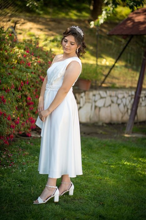 Vand rochie de cununie civila