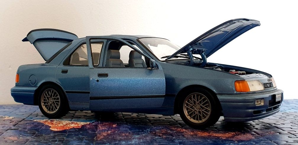 Macheta 1/24 1988 Ford Sierra RS Cosworth Leo Models / Metro / Fabbri