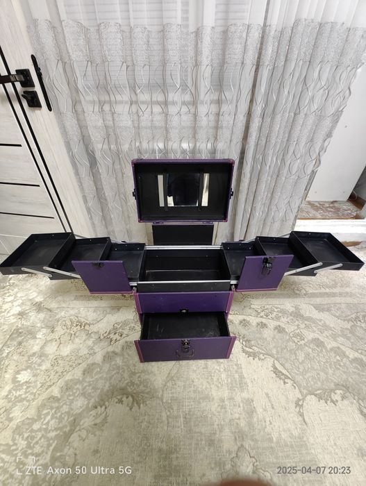 Чемодан для макияжа