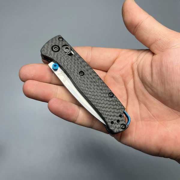 BENCHMADE Mini Bugout, AXIS, Drop-point, Fibră de carbon 533-3