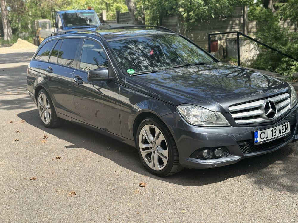 Mercedes C180 2012 proprietar