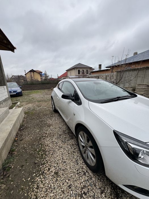 Opel Astra J GTC 1.7CDTI