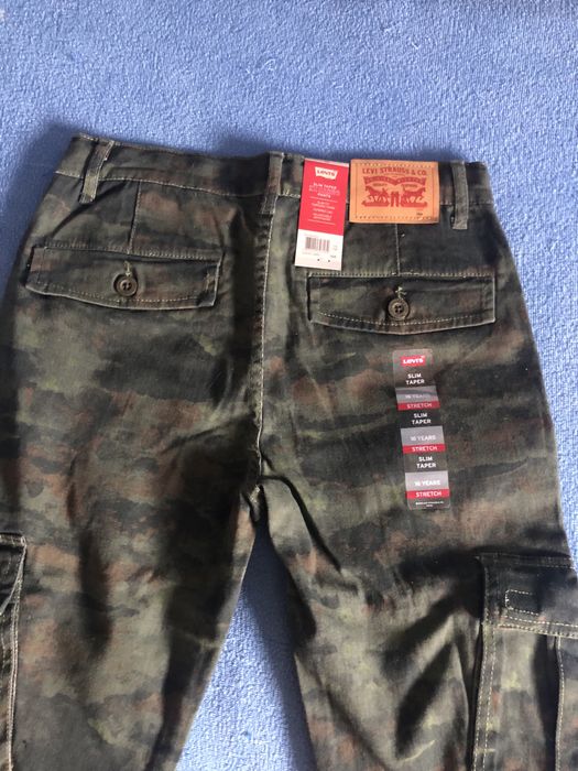 Blugi Levi’s baieti 16 ani